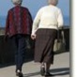 Friese ouderen aan de wandel
